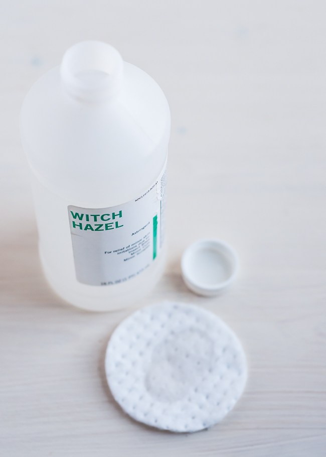 Witch Hazel for Puffy Eyes 